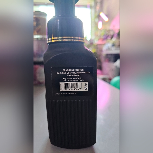 Red cherry and oud foaming hand soap - Picture 2 of 2